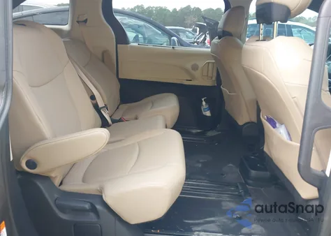 2024 Toyota Sienna Xle из США, поврежденный, VIN 5TDYRKEC4RS205368